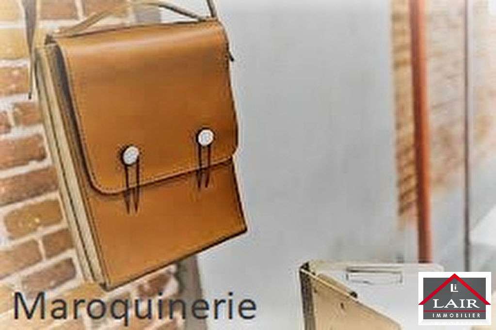 A vendre maroquinerie grande ville de la Mayenne