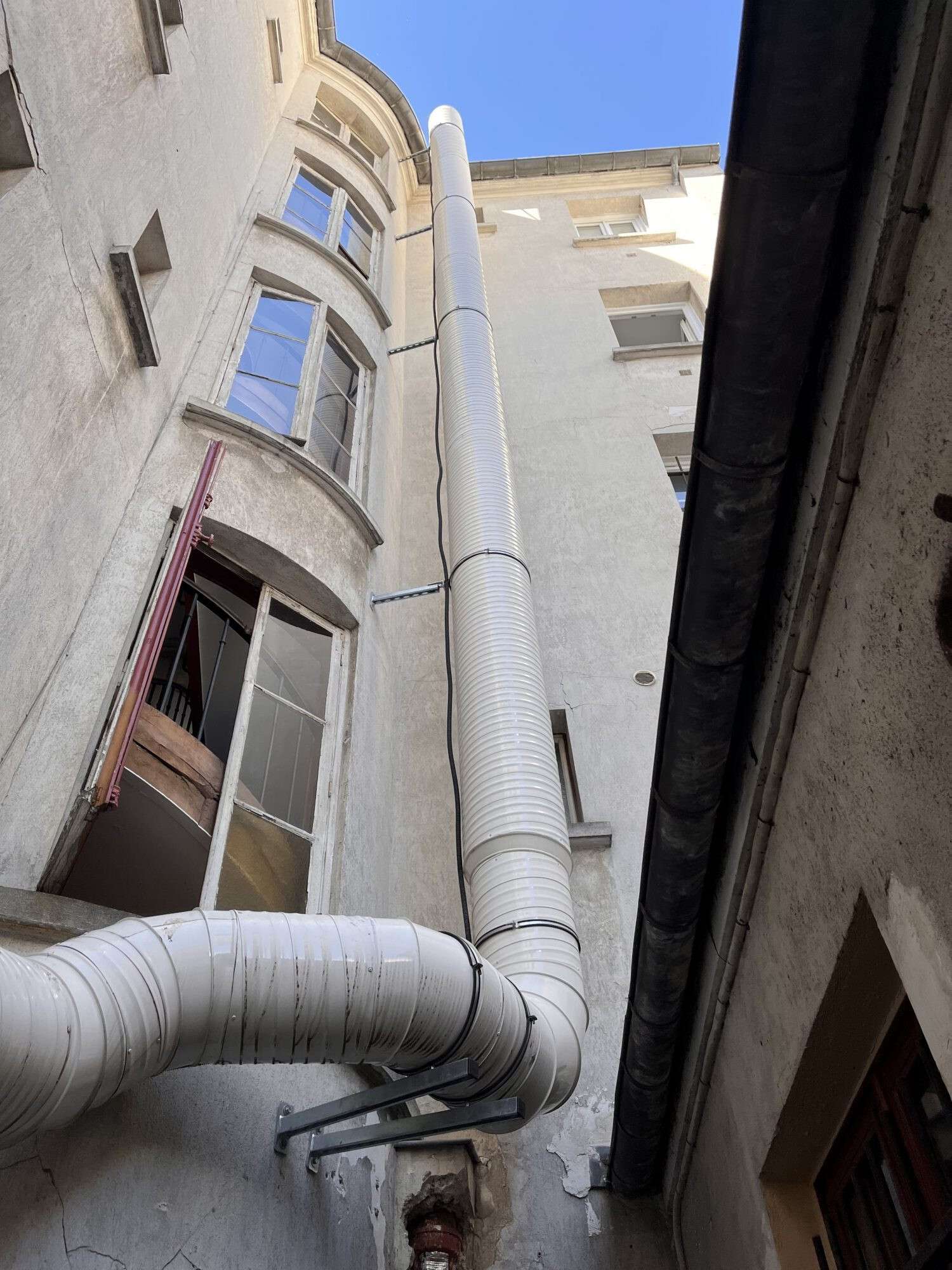 Vend restaurant d'angle 100m² à Levallois Perret
