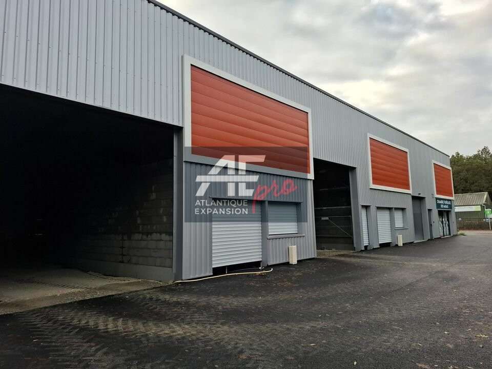 Vend entrepôt de 137m² à la Chapelle des Marais