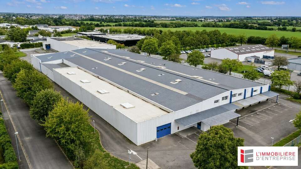 Local d'activité de 7340m² à louer à Domloup