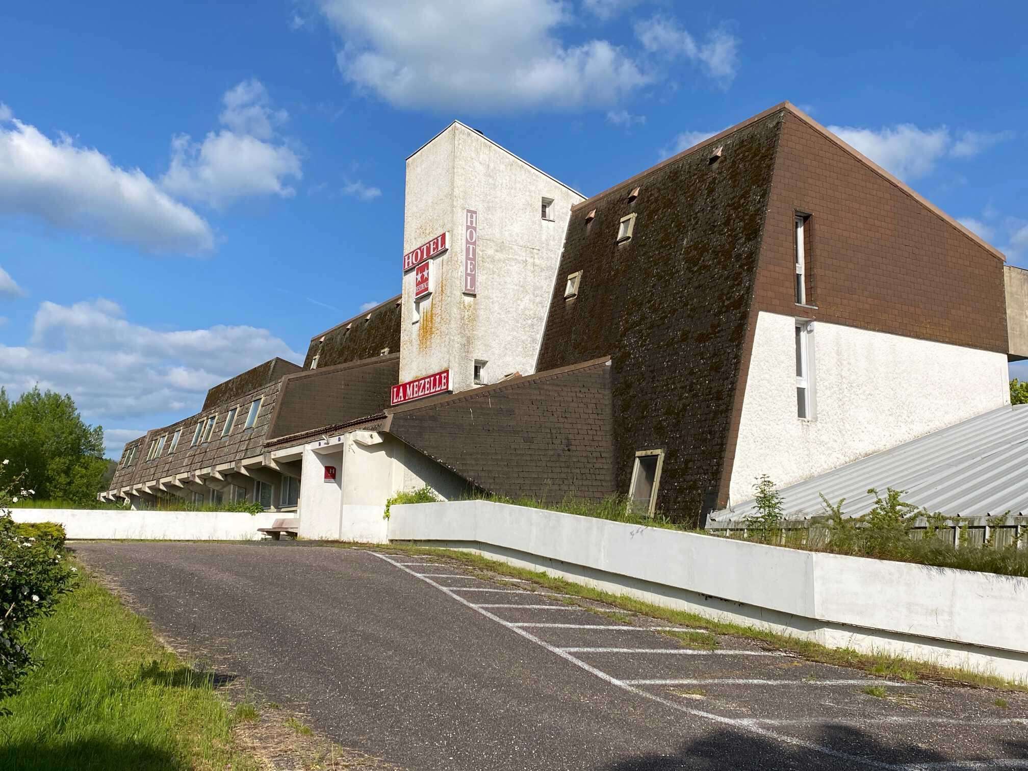 AV grand hôtel moderne proche Bourbonne les Bains