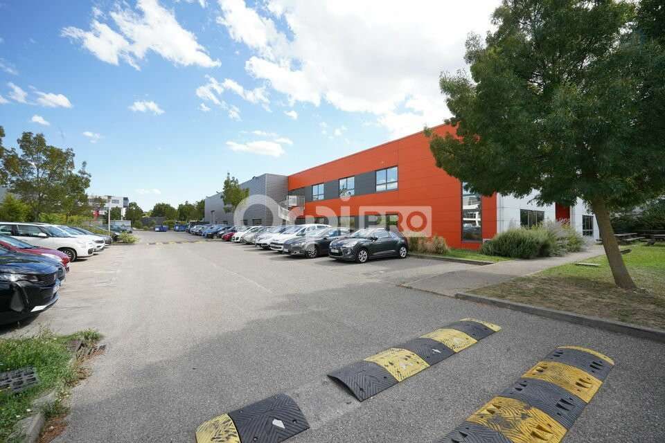 Vente local mixte 234m²  à Bron