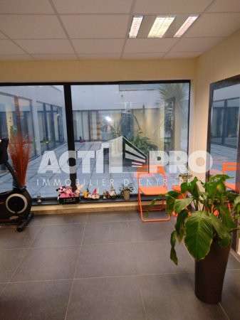 À louer bureaux de 66 m² à Perpignan