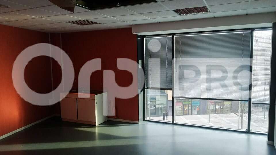 Bureaux 215m² à louer en RDC à Reims gare centre