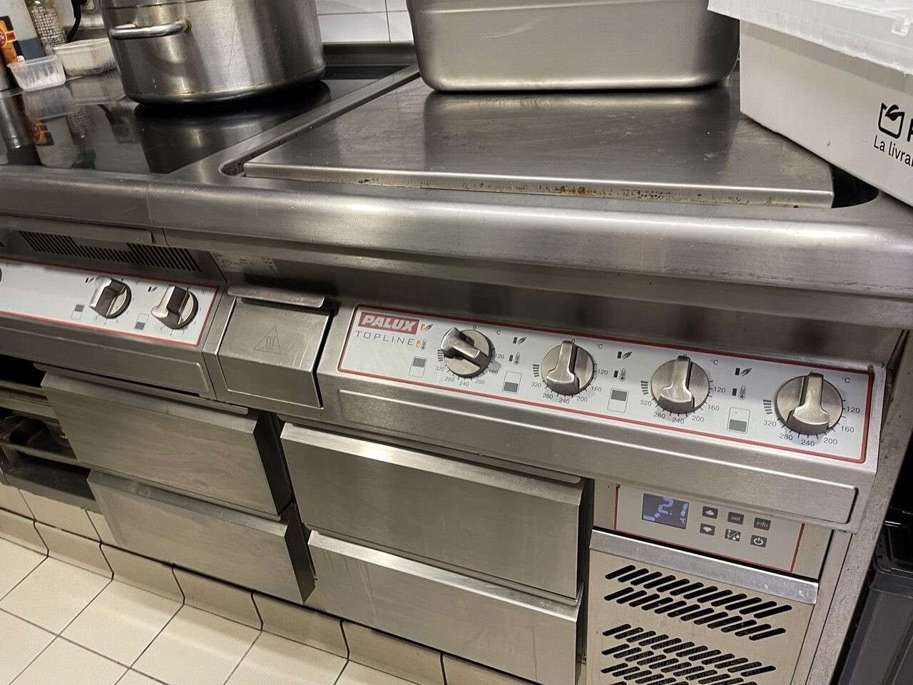 AV superbe restaurant 70 cvts métro Bourse 75002