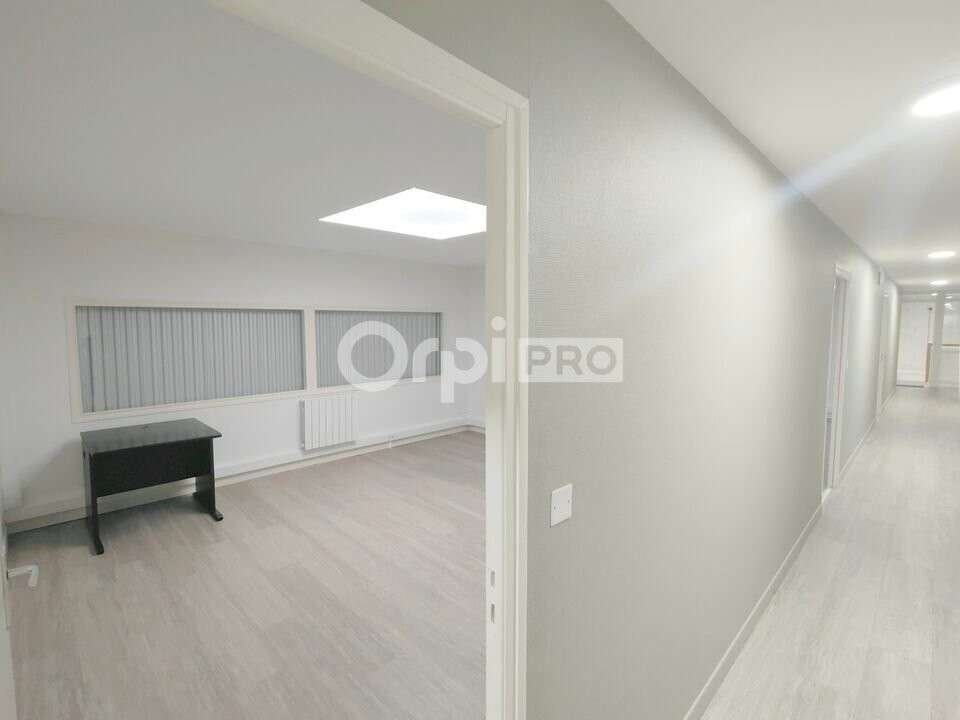 Bureaux 133m² R+1 à louer à Reims Farman