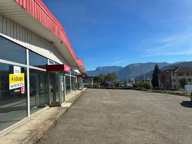 A louer  local commercial 600m² agglo Annecy 