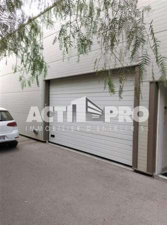 À louer entrepôt+bureaux 200m² à Perpignan