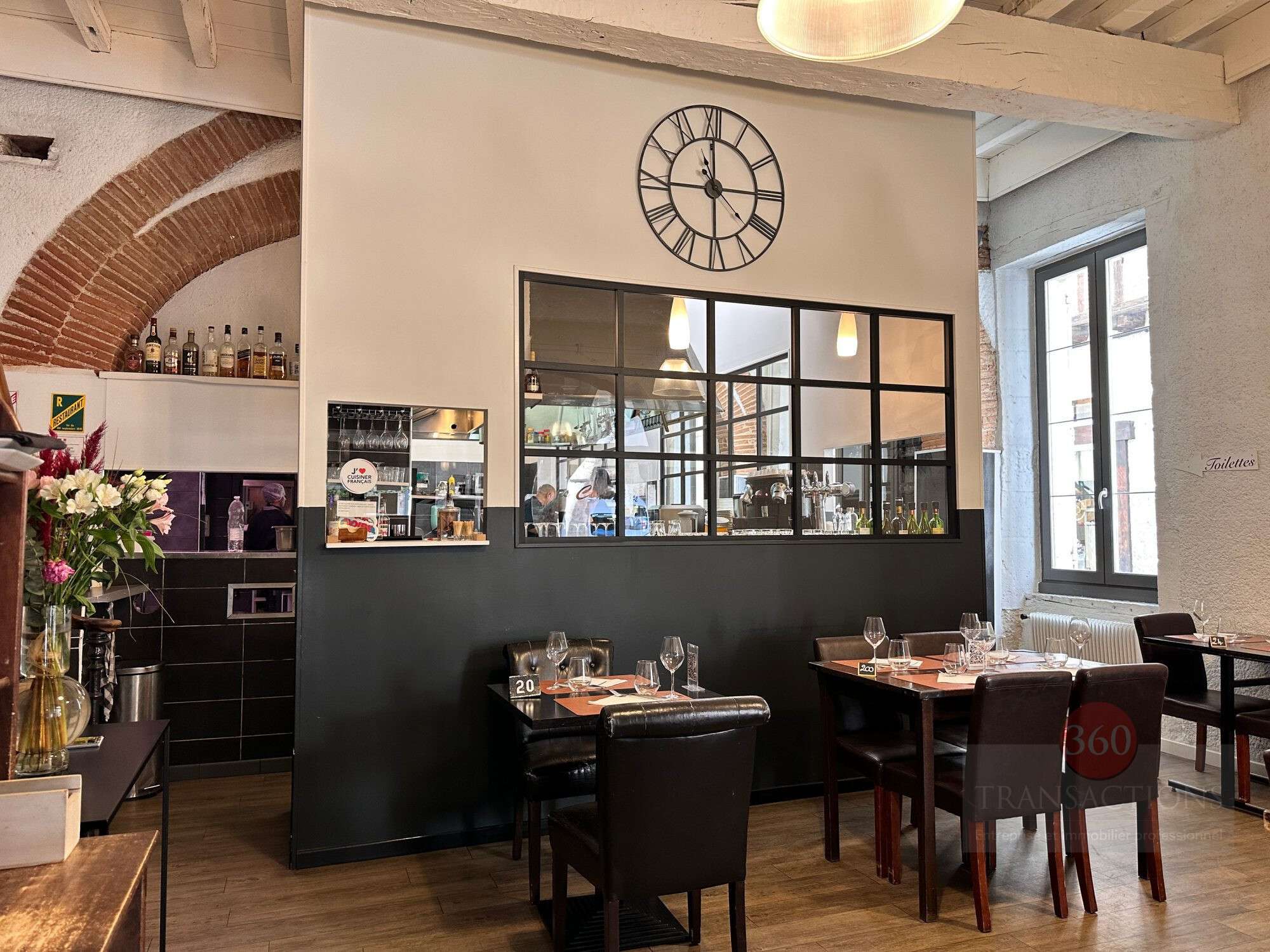 Vente restaurant dans rue très commerçante d'Agen