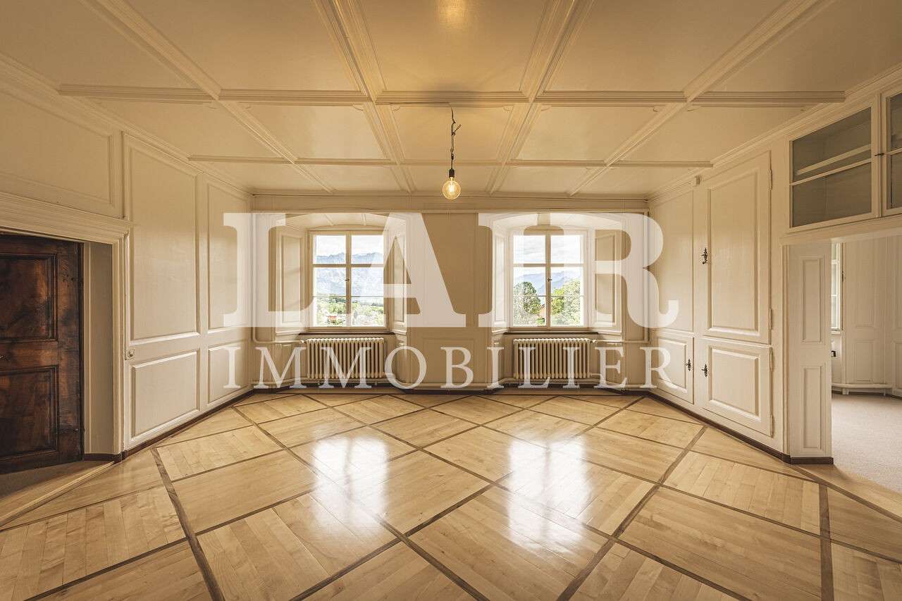 Vente murs commerciaux 1700m² à Mayenne