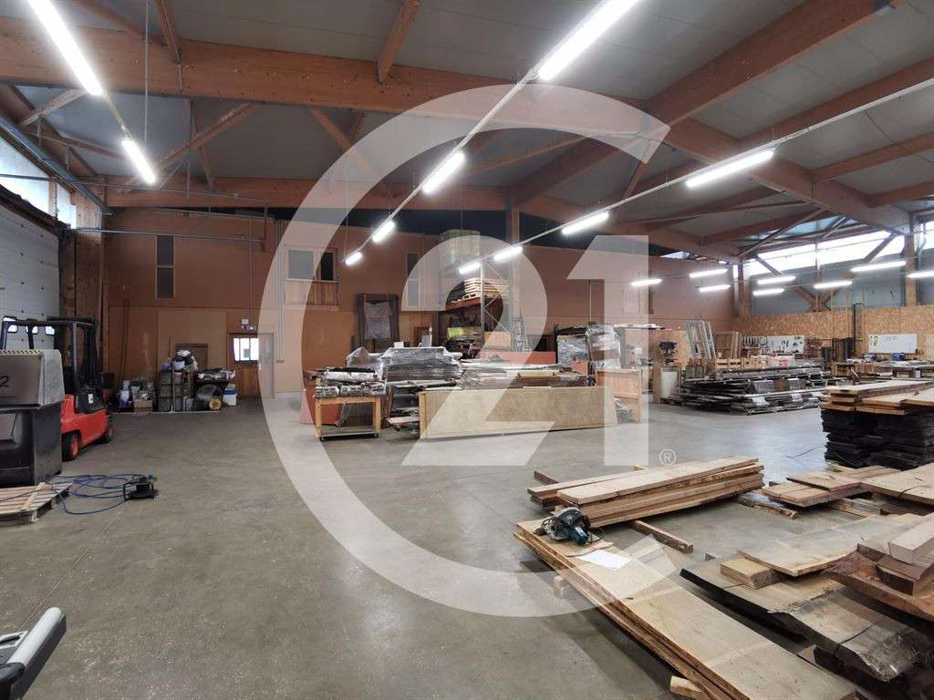A louer bâtiment activité récent 1450m² à Chabeuil