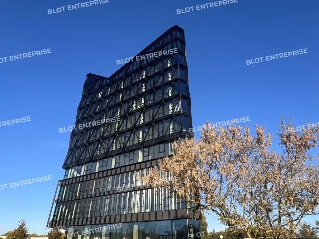 A louer bureaux neufs  1397m² à Rennes Rocade Sud