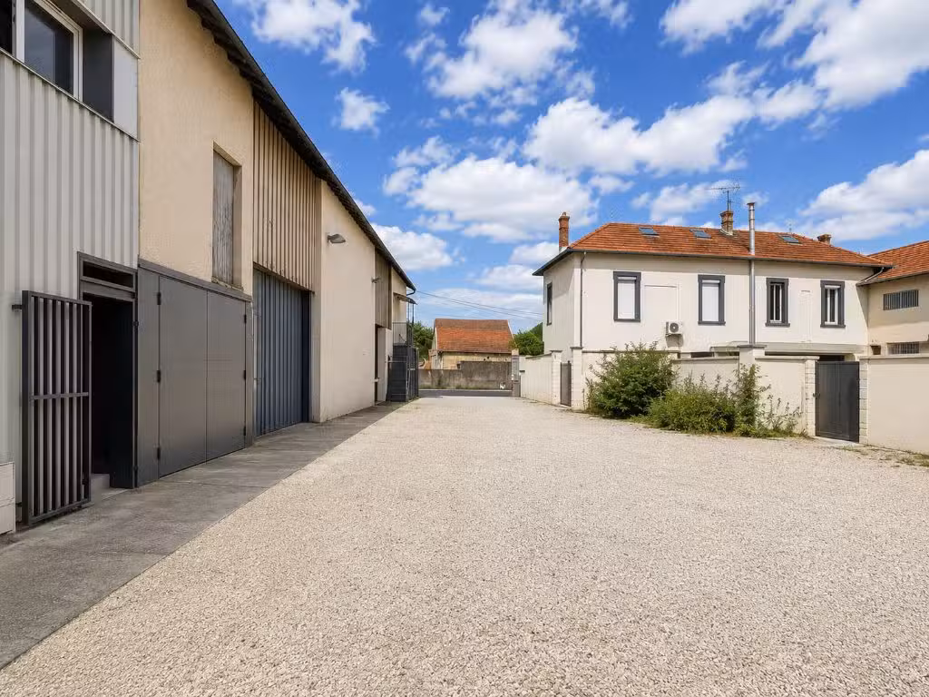 Vente local commercial 716m² à Lyon