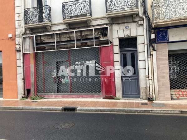 À louer local commercial de 84m² à Perpignan