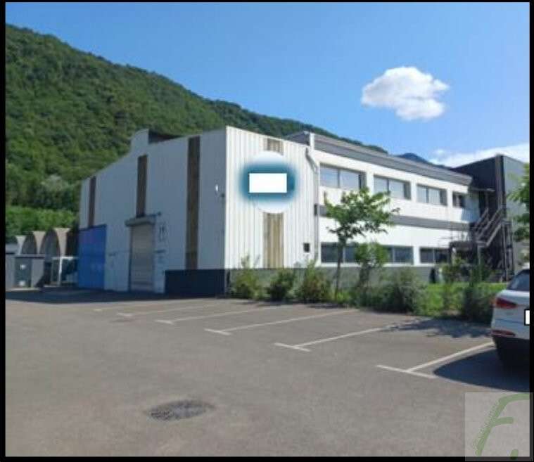 A louer local d'activité 760m² à Pontcharra
