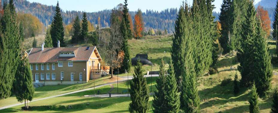 AV mûr et fonds centre d'hébergement aux Rousses