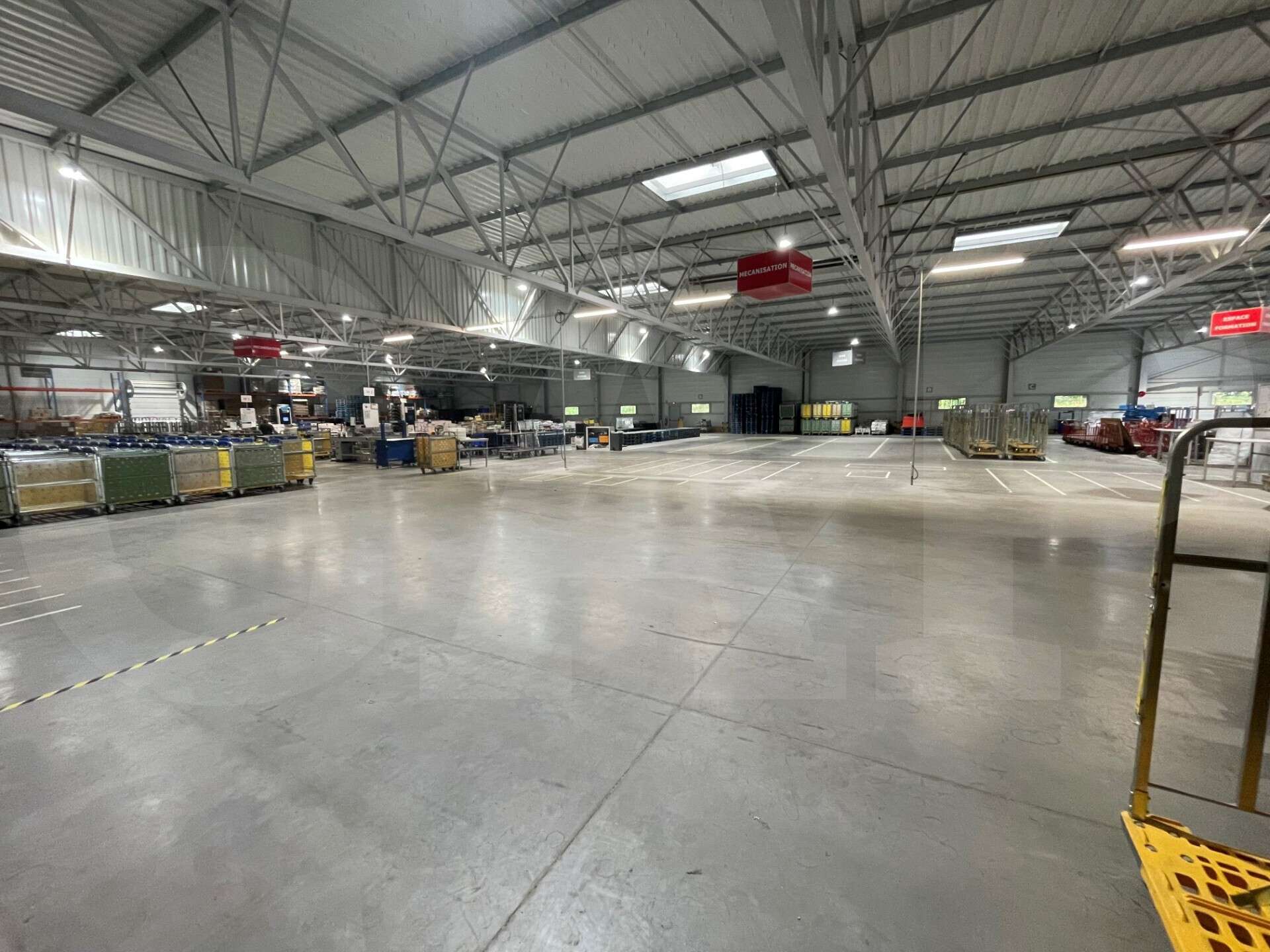Vente plateforme logistique 3010m² à Lorient
