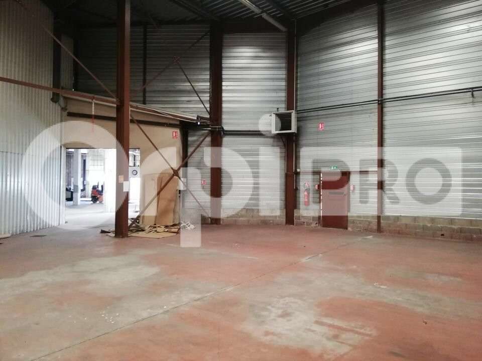 A louer local d'activité 1510m² à Isle