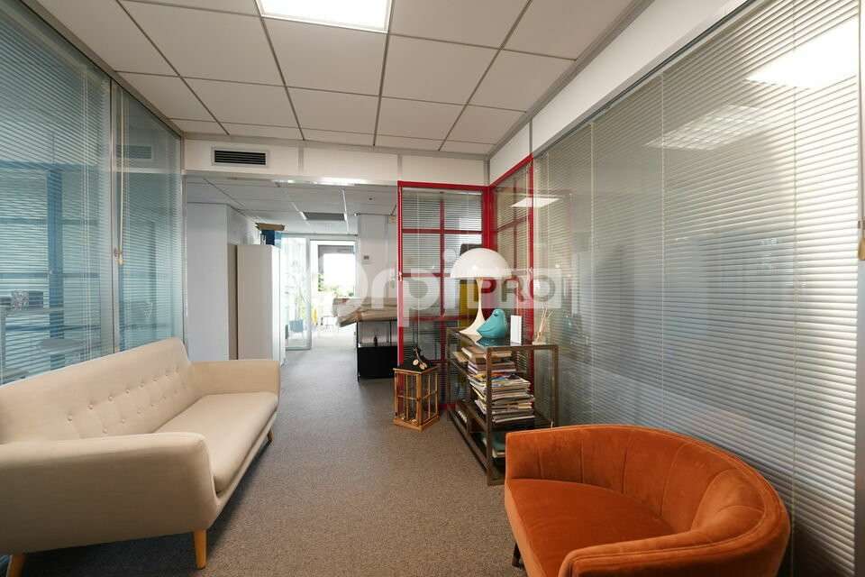 A louer plateau 375m² R+4 à Lyon 9e  l'Espace 