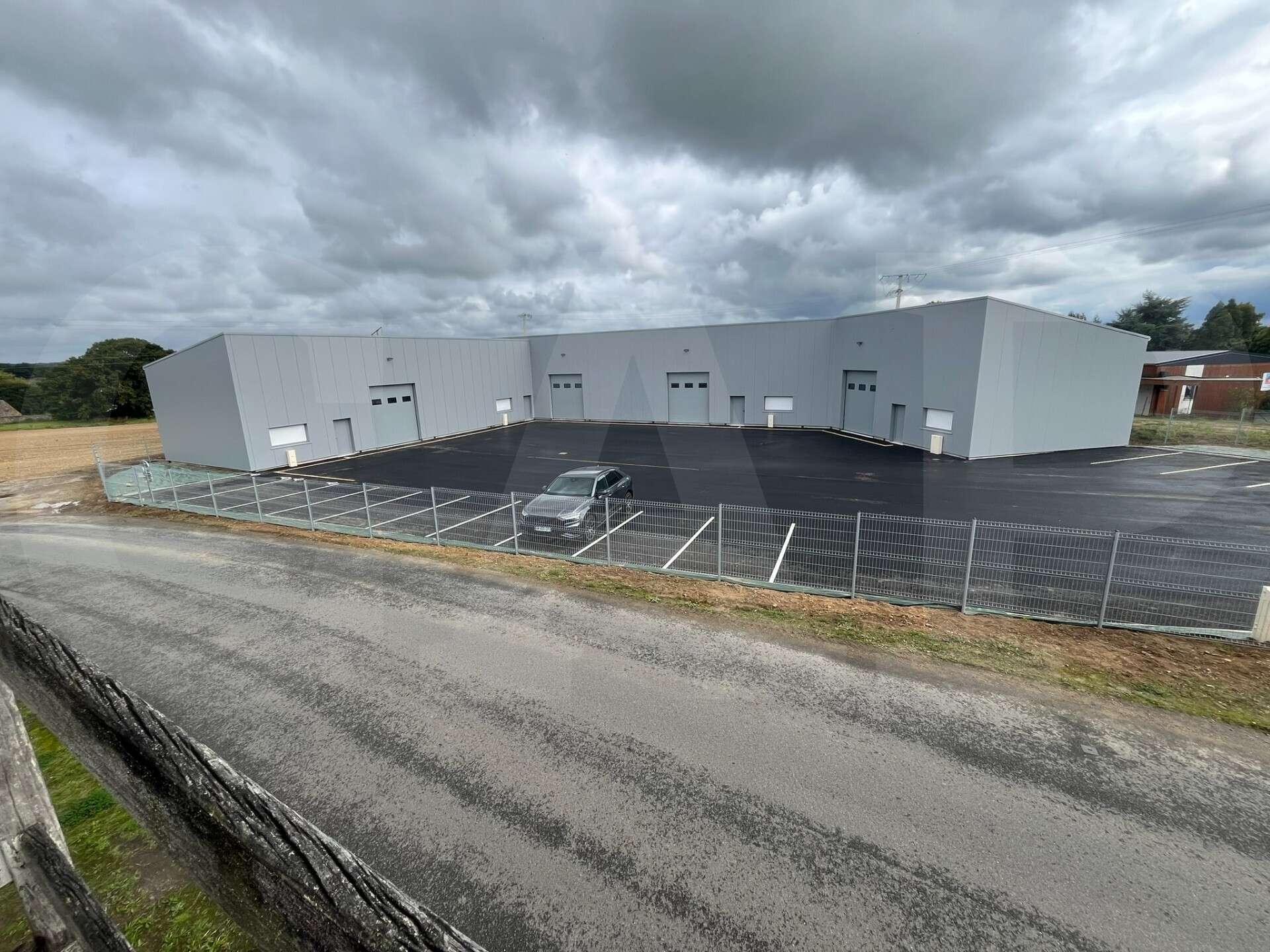 A louer entrepôt 747m² à Lamballe