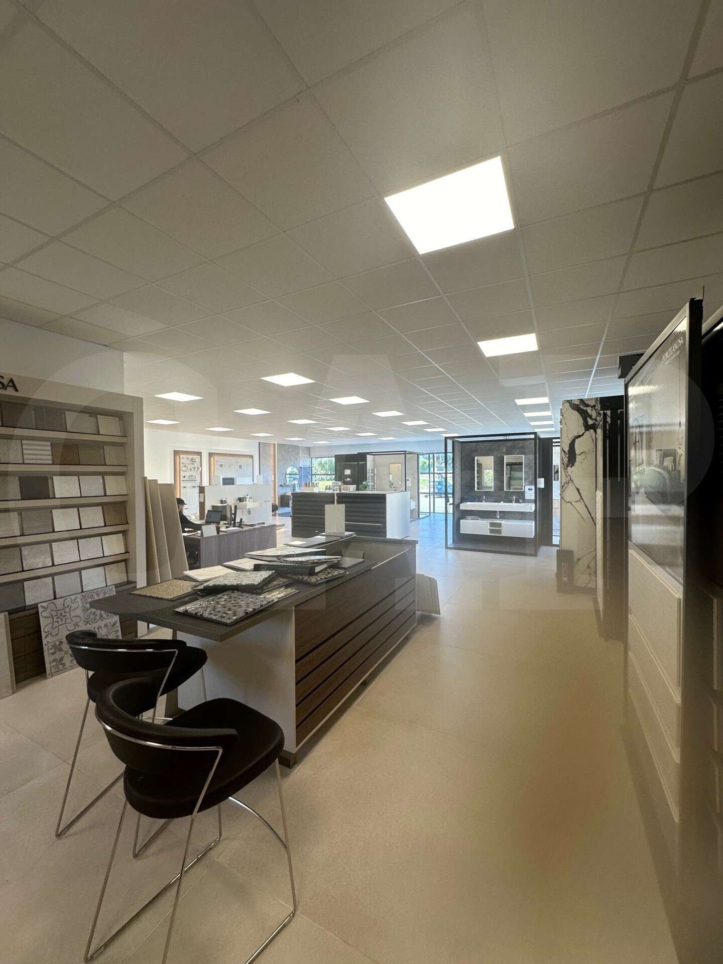 A louer local d'activité 343m² à Saint-Quay-Perros