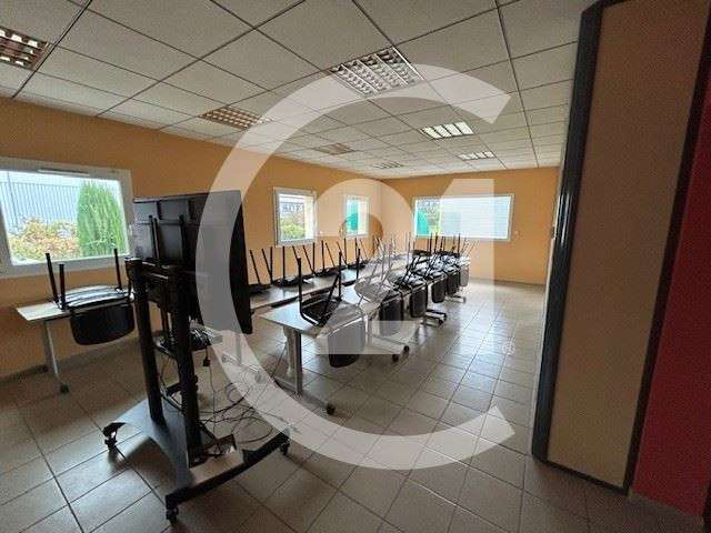 A louer local 76m² entre Chabeuil et Valence