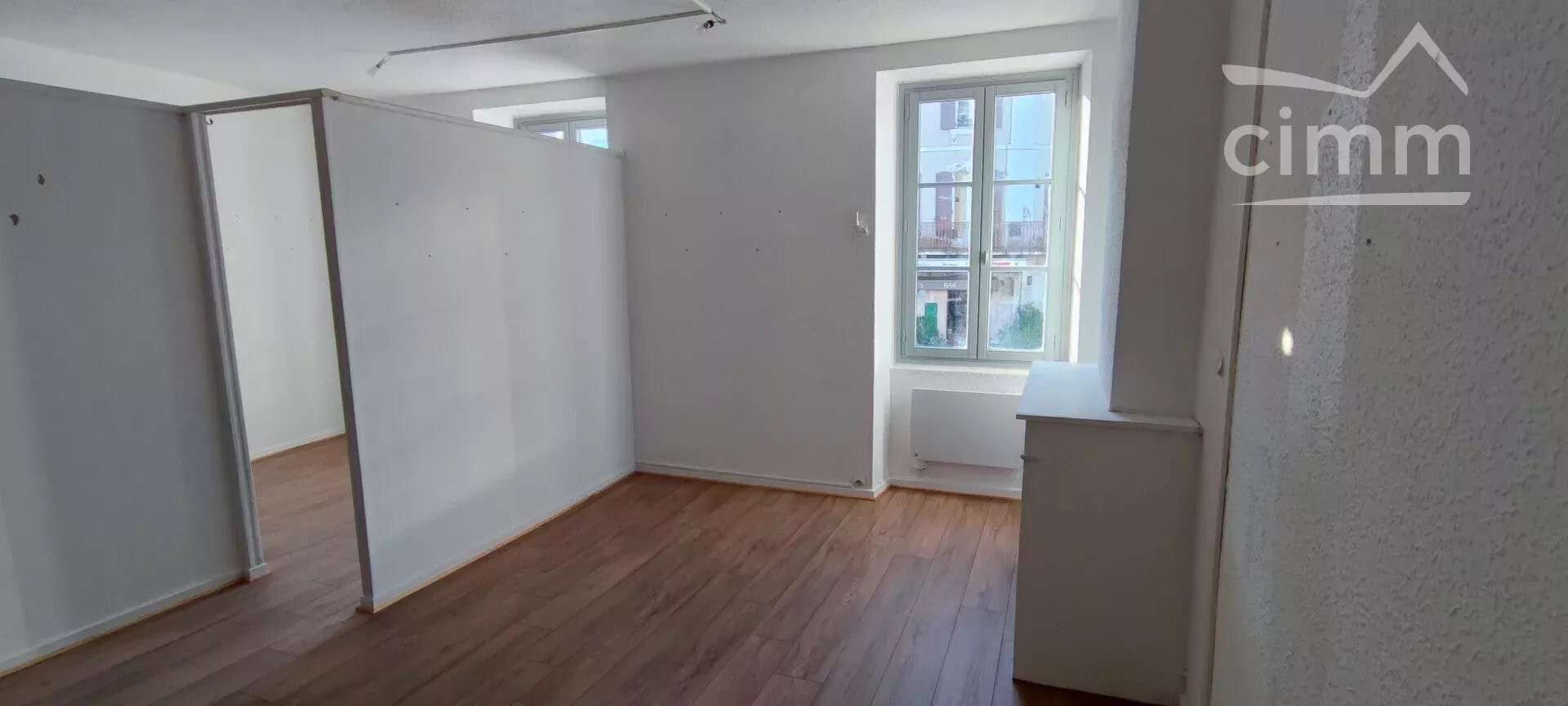 A louer local commercial 68m² à Chabeuil centre