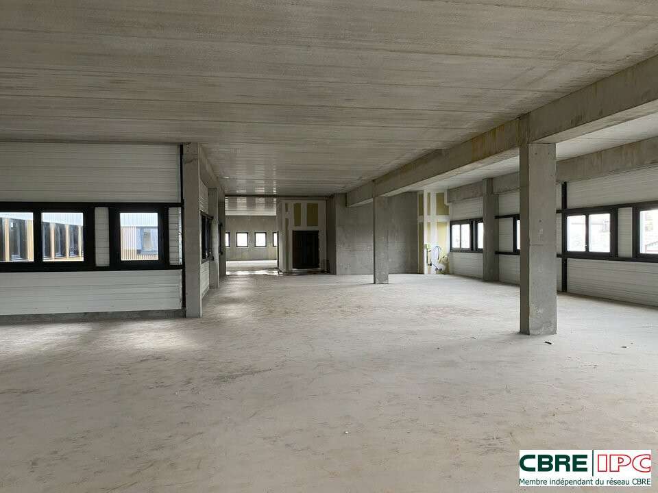 Vente bureau neuf 99m² R+1 à Dax Gare