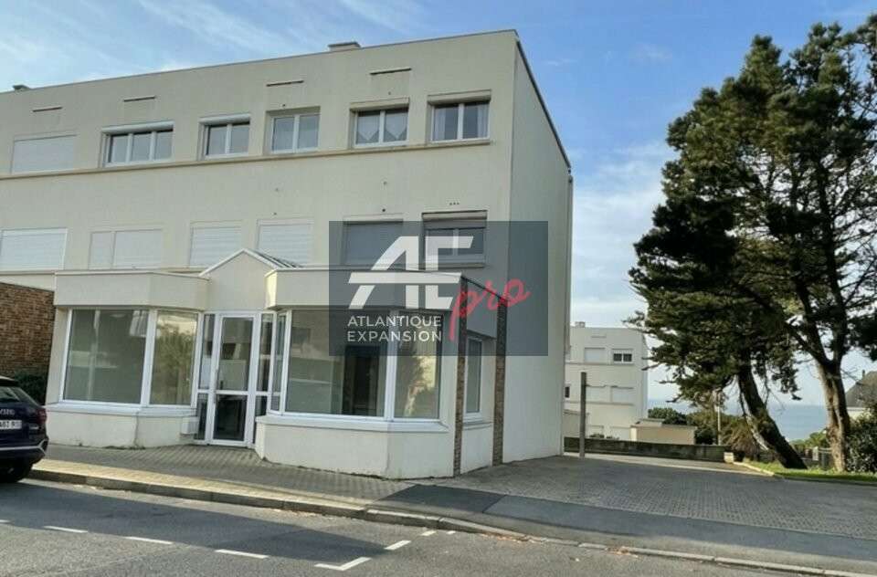 A louer bureaux 70m² double vitrine à Pornichet