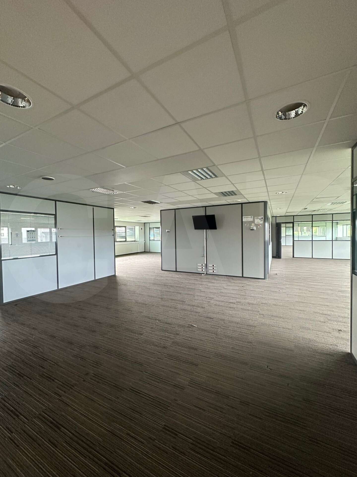 A louer bureaux 250m² en zone tertiaire à Plérin