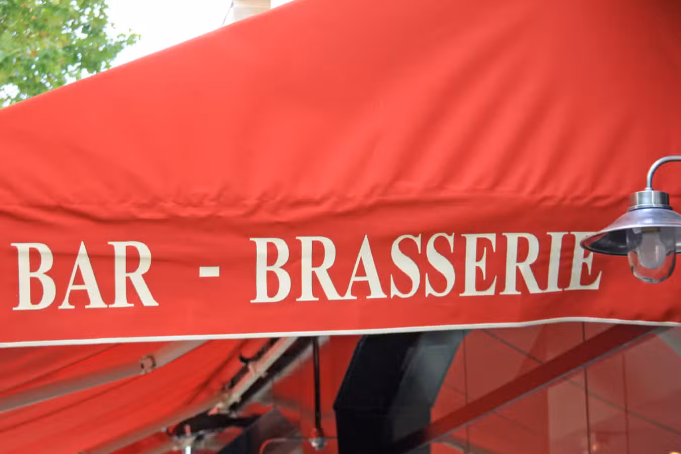AV bar brasserie terrasse top emplacement à Paris
