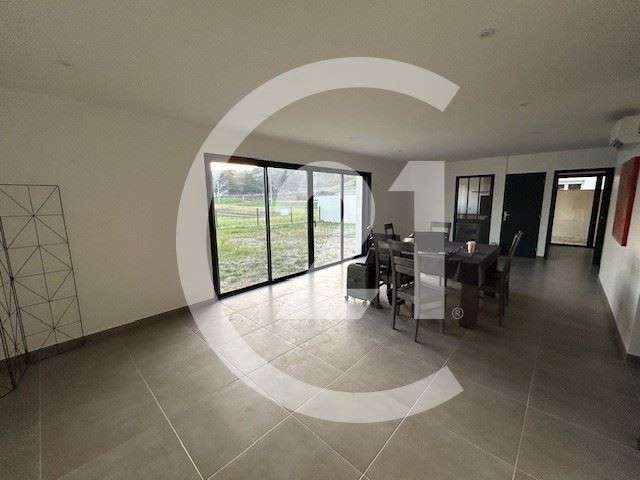 Vente local commercial 95m² sur Guilherand-Granges