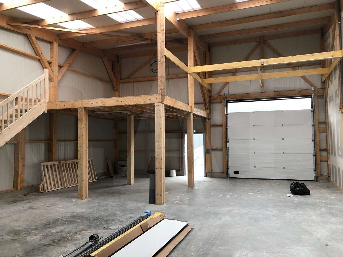 A louer cellule d'activité 240m² en ZA à Mordelles