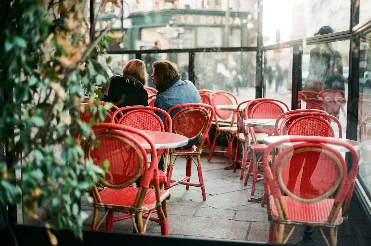A vendre restaurant avec terrasse proche de Laval