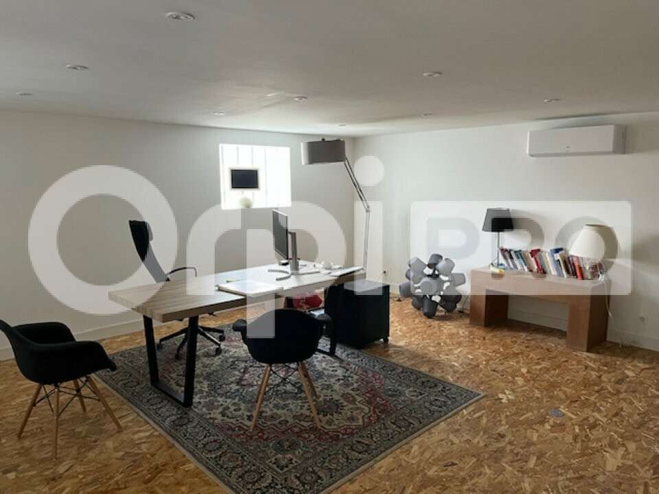 Bureaux 545m² à vendre à 15 mn de La Rochelle