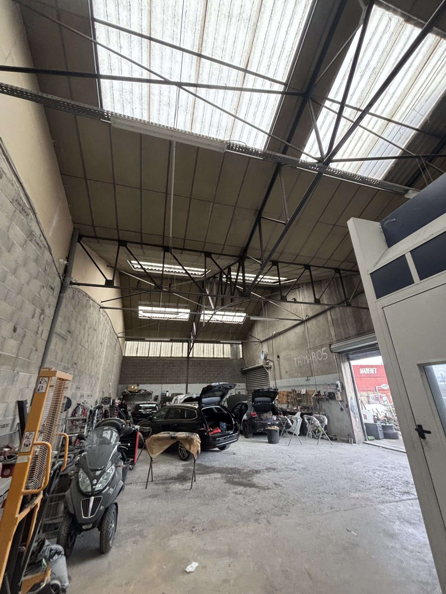 Vente garage carrosserie automobile à Lyon Est