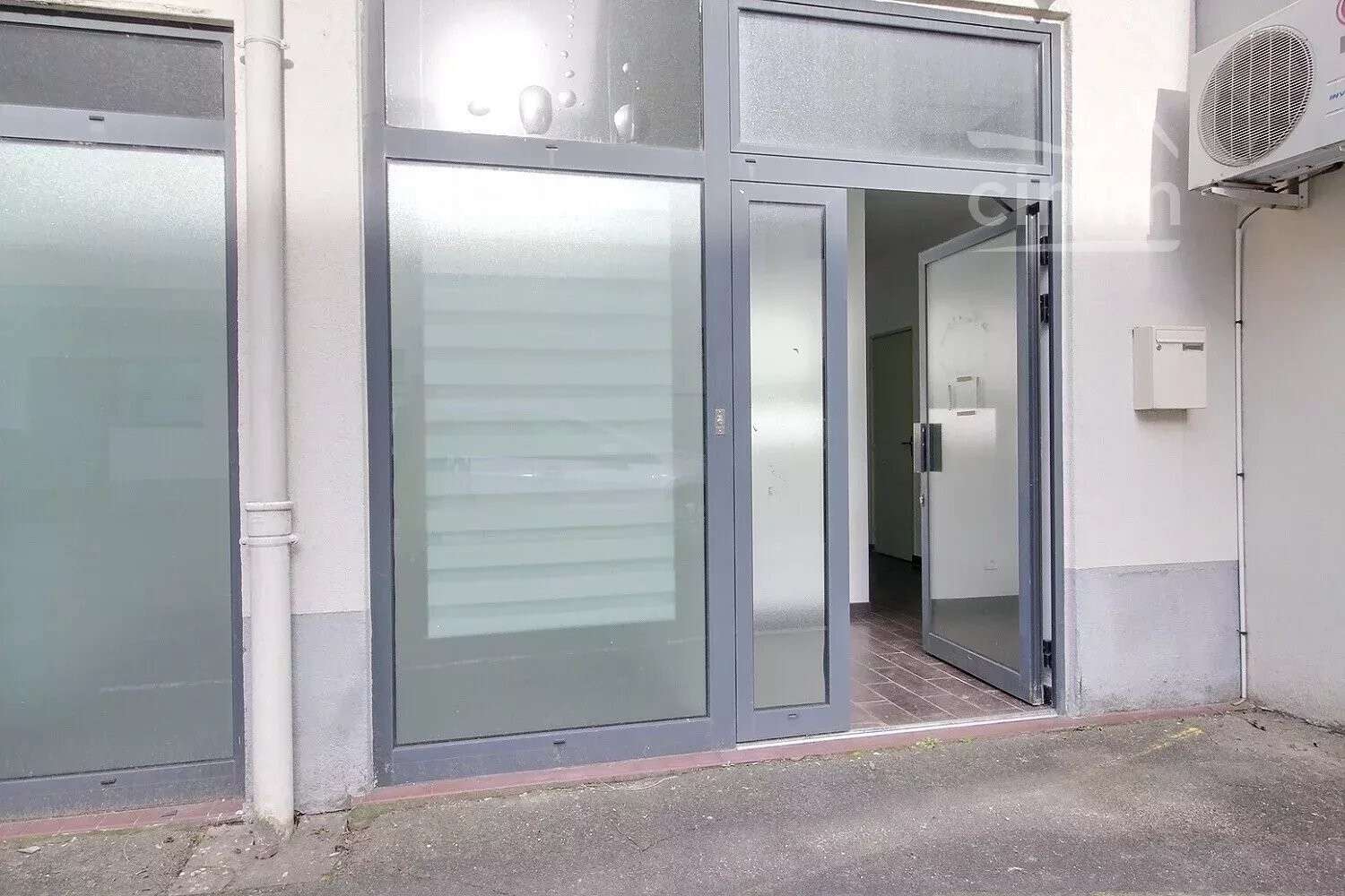 Vente local commercial 44m² à Ballan-Miré centre