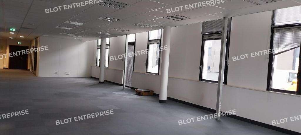 A louer bureaux 397m² RDC  Guipavas