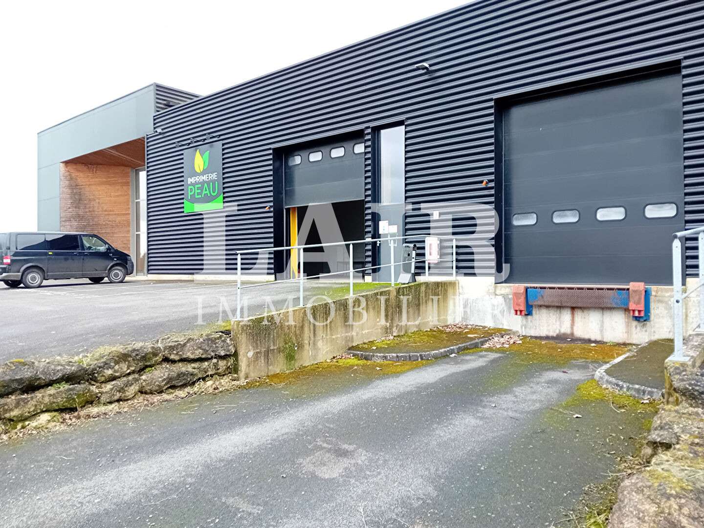À vendre bâtiment industriel 3000m² zai Berd'huis