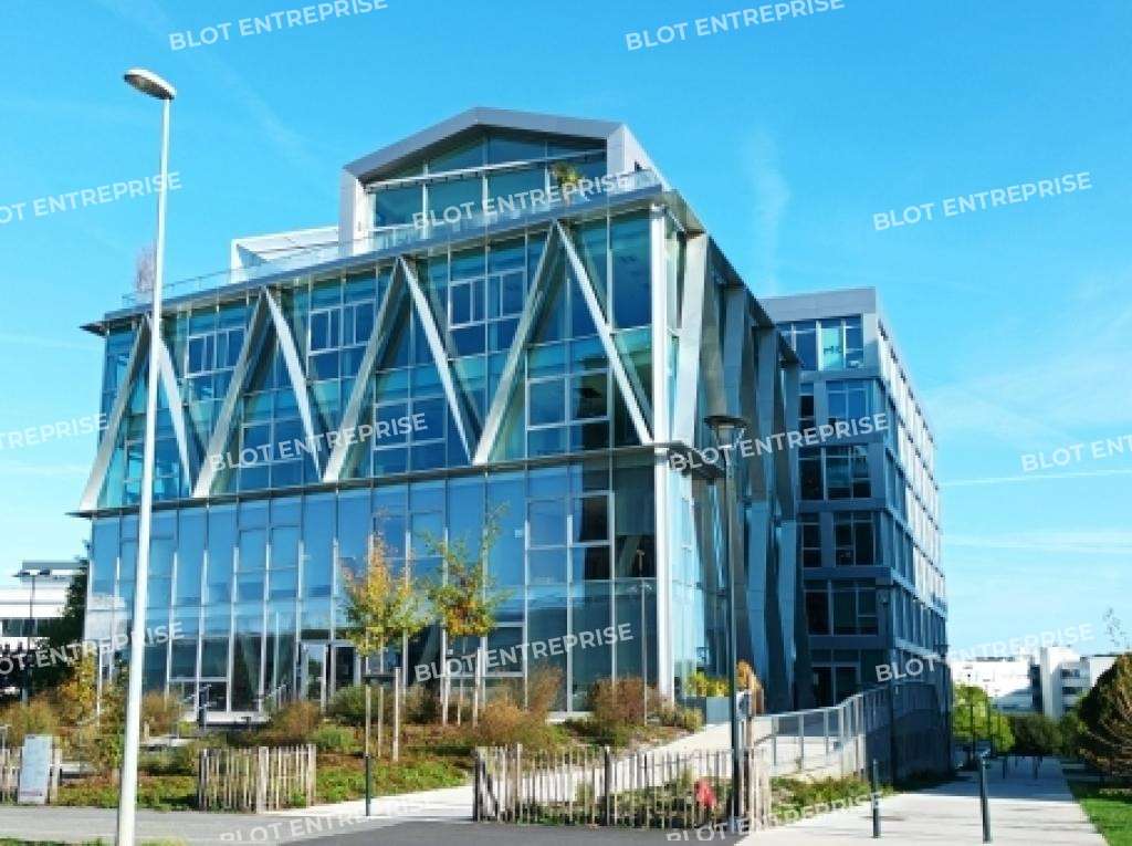 A louer bureaux 324m² à Cesson-Sévigné Viasilva 