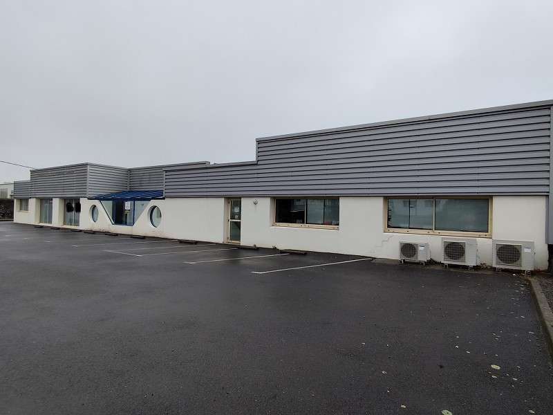 A vendre bâtiment 1200m² Quimper accès RN165