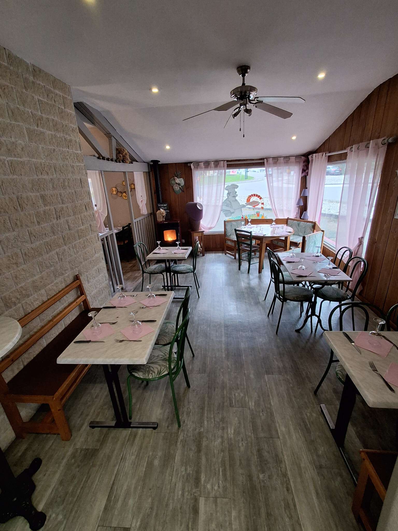 Vente pizzéria au feu de bois terrasse à Domfront