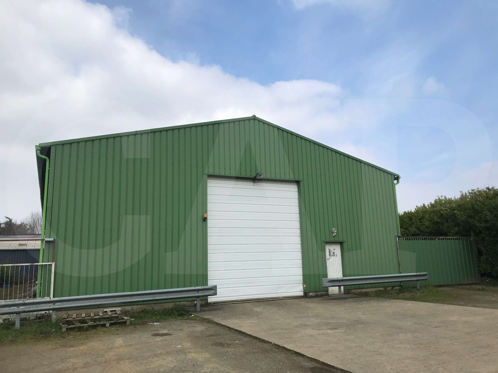 Local d'activité à vendre 450m² à Betton