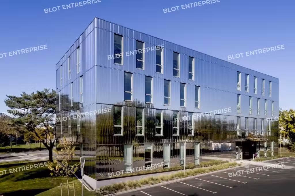 Vente magnifiques bureaux 600m² St Herblain Zénith