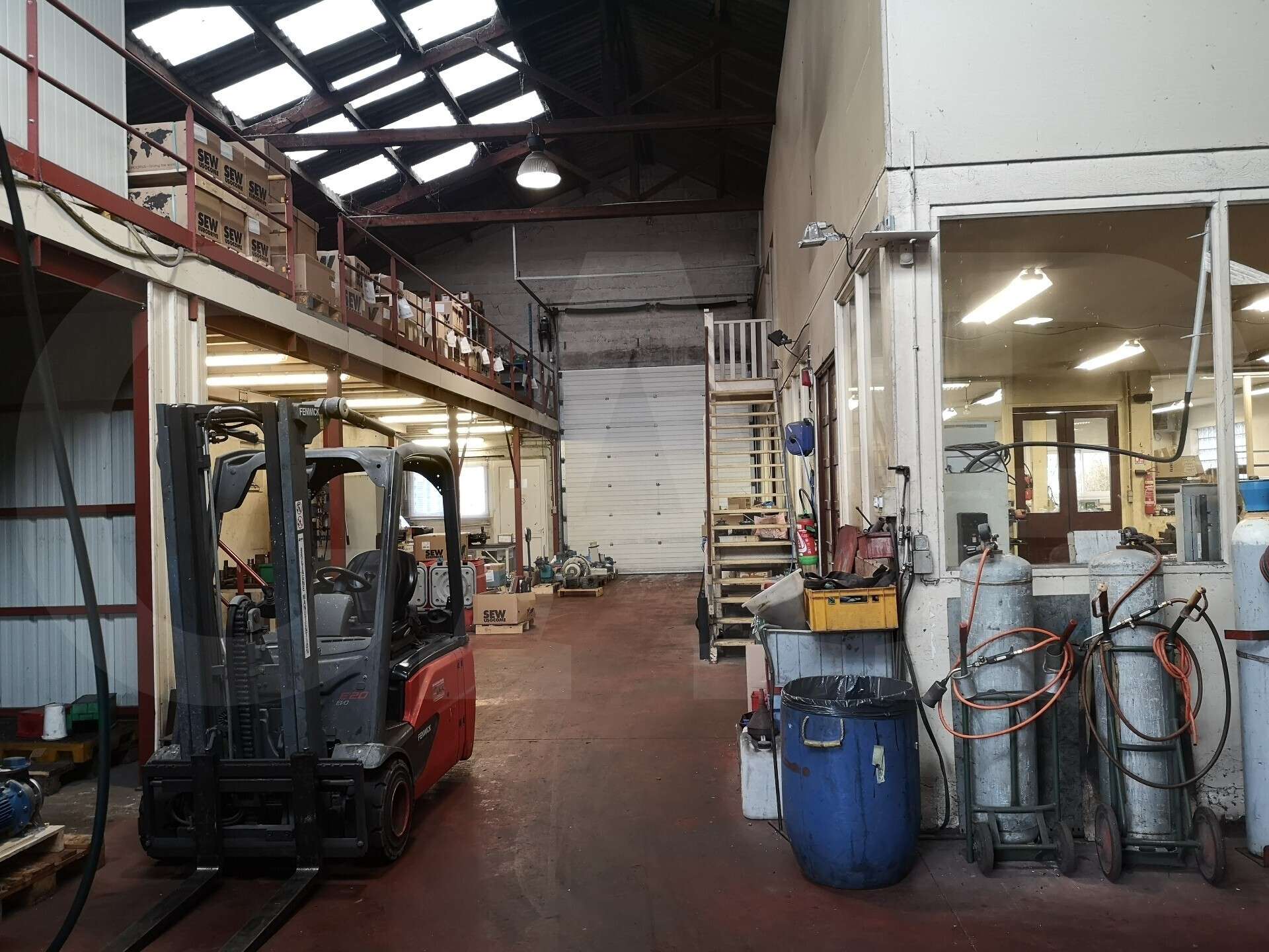 A louer bâtiment activités bureaux 513m² à Pontivy