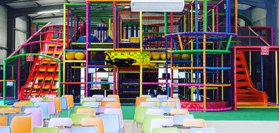 A vendre parc loisirs couvert 800m² à Concarneau