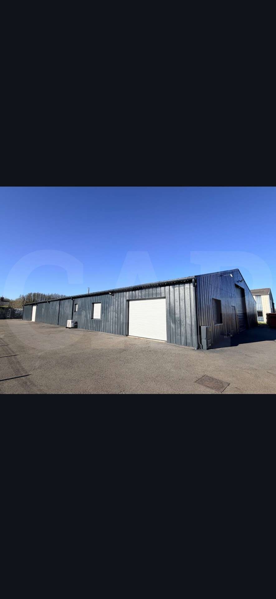 Vente local 600m² à Tinténiac zone de la Morandais