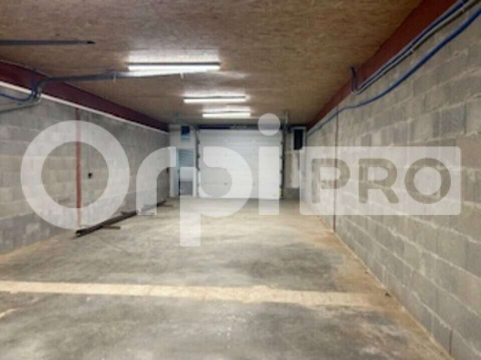 Local d'activité neuf de 1723m² à louer à Liergues