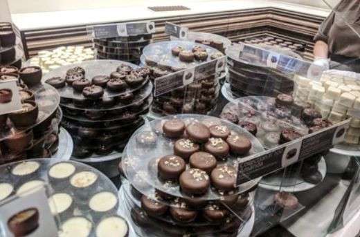 Vente chocolaterie en zone commerciale à Trévoux