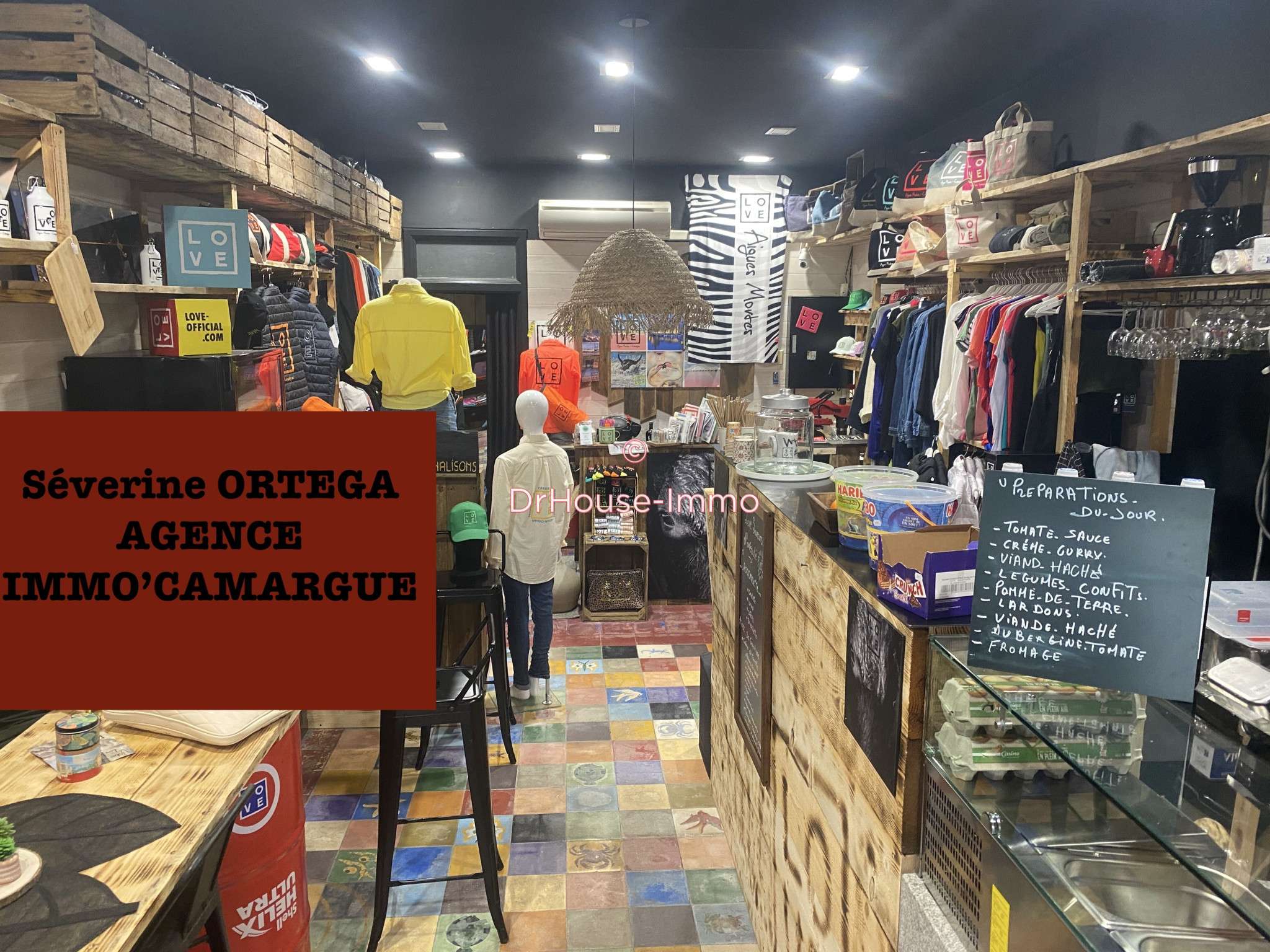 Vente FDC vêtements à Aigues Mortes Cité médiévale